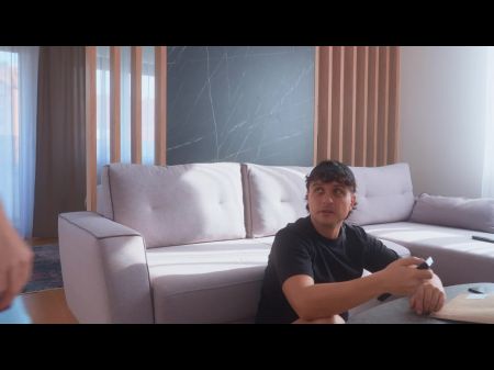 Mein Stiefmot ist ein Pornostar, bereit, endlos zu ficken 