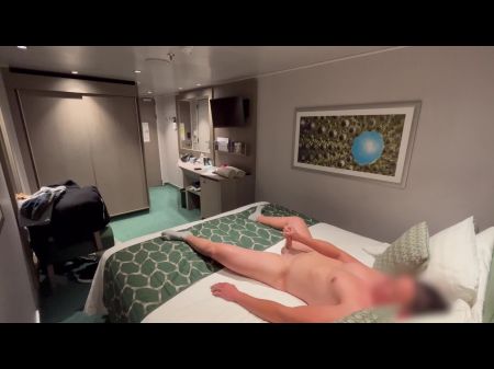 Ich Rufe Das Mädchen An Der Hotelsempfang An, Damit Sie Mir Ein Soda In Mein Zimmer Bringen Kann, Und Sie Hilft Mir, Mein Sperma Zu Beenden, Indem Ich 