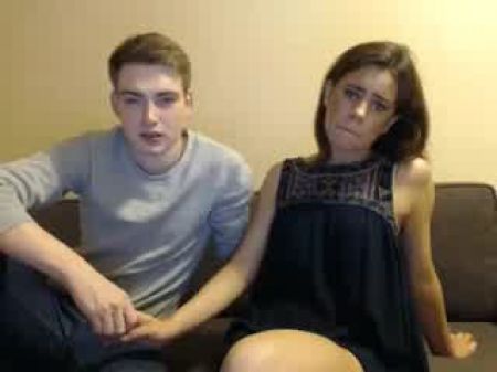 性感夫妇在凸轮表演中玩得开心