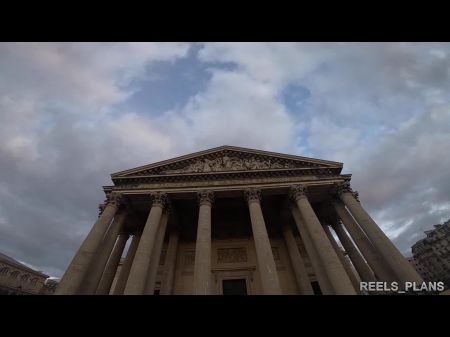 Big Ass Italian Girl se conoció en la calle, masajeó en la sauna y anal follada por 2 extraños 