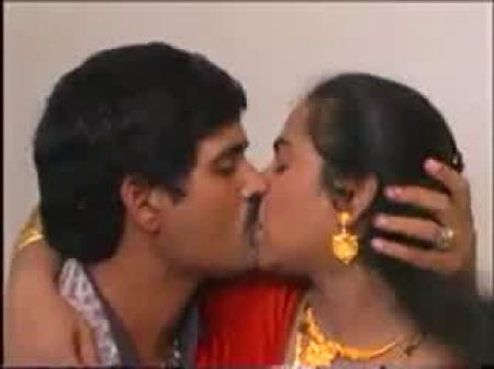 Crimson Saree , Aunty , Utter