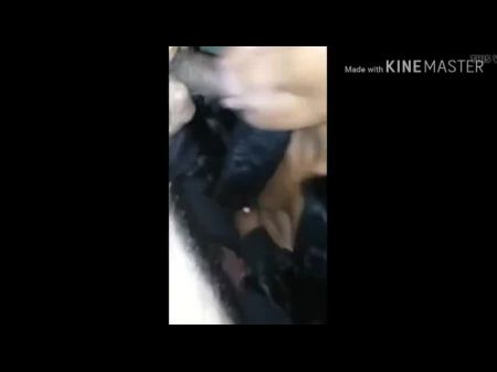 Dyke mit großen Lippen saugt meinen Schwanz 