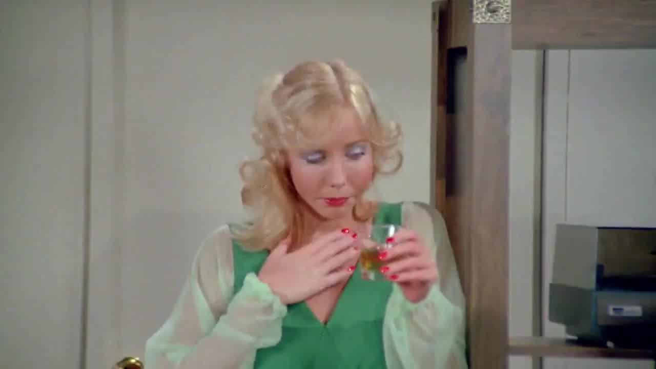 candy aka carol connors heads to hollywood , back from 1979 - hotntubes.com