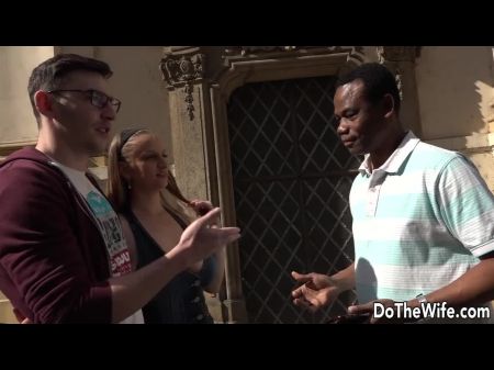 骄傲的库克喜欢看着他丰满的妻子苏西·孙（Suzie Sun）拿起英国广播公司（BBC）