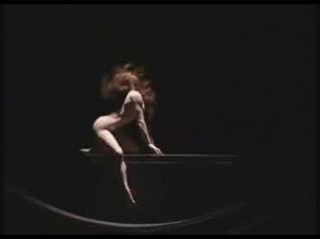 Nude Bühnenperformance 5 Meditation Von Nackten Thais 