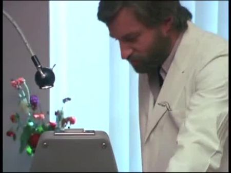 Brigitte Lahaie en las secretarias sin Culotte (1979) 