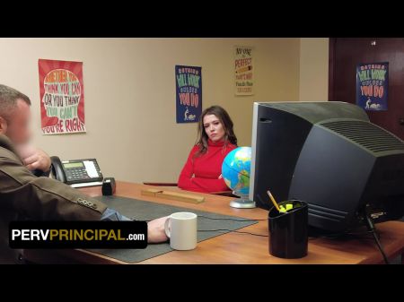Stiefmama In Sexy Dessous Tiffany Fox Gaggs über Den Fetten Schwanz Von Principal In Seinem Büro Perver Principal 