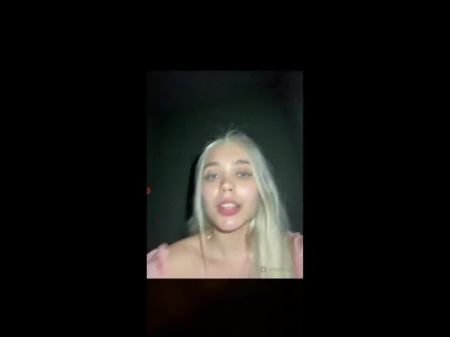 Nami Shoolgirl Squirts em escadas perto de sua casa 