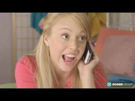 Lucy Tyler recibe una gran polla y un creampie en su coño adolescente 