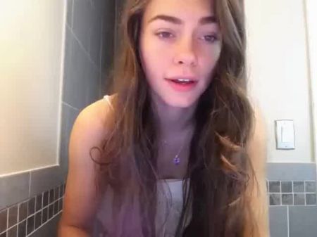 Amo mucho a esta chica. imposible no hacerlo. 