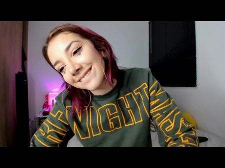 Sie wird heiß, wenn sie raucht und muss hart durchdrungen werden 