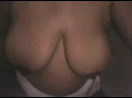 Pinay Step Mom’s Bosoms Flashed On Cam