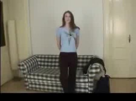 Tall Daniella tiene un arbusto 
