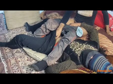 Hart gefickt vor der Kamera nach Handjob mit Hindi laut Stöhnen, pakistanisches Mädchen hart gefickt 