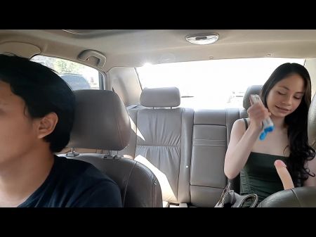 在出租车中，我与驾驶员和他的妻子有趣的视频发生了严重的争论