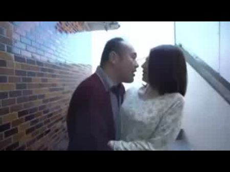 日本女孩被她的邻居搞砸了女孩名字吗？ 