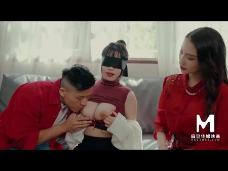 ModelMedia Asia家庭聚会晚餐交换伙伴为放荡的除夕台湾
