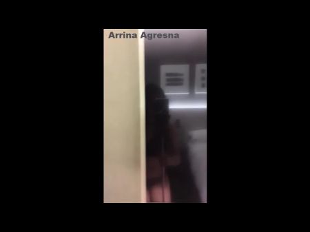 Arrina Agresna Indonesia تظهر الملابس الداخلية في Bigo Cam Live 