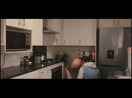 Sparowdox给了18岁的她的第一个硬肛门Creampie 