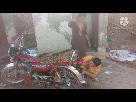 Indische Desi -Mädchen im Bad, heiße Schwestern, heiße pakistanische Mädchen 