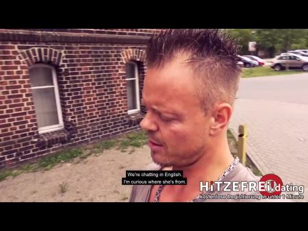 HITZEFREI。被警察抓住：金发碧眼的青少年性交公众