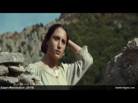 Jenna Thiam, Lola Klamroth y Marianna Fontana Frontal Naked 