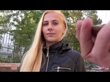 tímido adolescente Haley Hunter sin tatuajes Hablando con el primer sexo de casting 