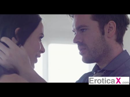 La nena cachonda está hambrienta por la polla de BF Lana Rhoades 