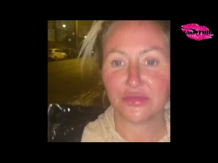 Mit Sperma über Mein Gesicht Die Straße Entlang Gehen 
