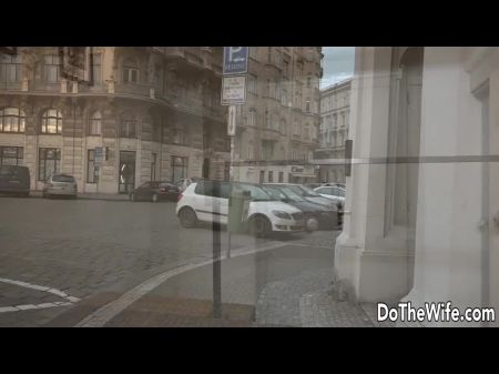 Brünette Frau Lena Dunkelschwarz Schwanz in Arsch 