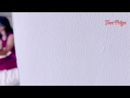 Priya 18年录制裸照视频时，Stepbro来了，并为她在印地语Audio中的性感青少年步骤感到兴奋