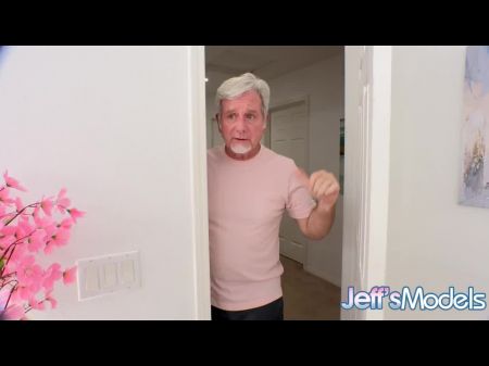 Chubby Milf Amb Kush aniquila totalmente la polla del abuelo 