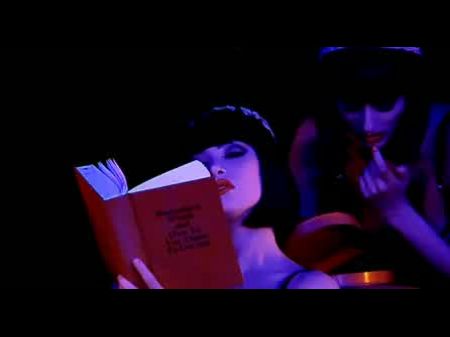 Crazy Horse Paris Con Dita Von Teese 2010 