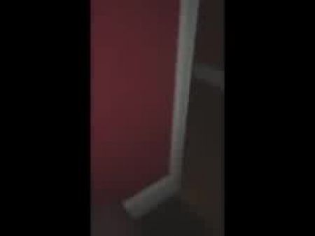 Snow Bunny liebt BBC und schluckt die Ladung 