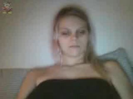 Chatroulette Yankee Dude Offers His Wifey Wanking