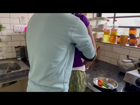 Menino Fodido vizinho quando o marido não estava em casa 