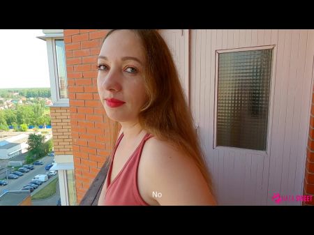 Sexy Nachbarin An Einem Ort Im Freien Wollte Mein Sperma Auf Ihr Höschen Bringen. Riskantes Handjob Und Blowjob 