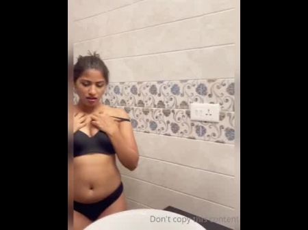 Anjaligaud – Indian Desi Dame