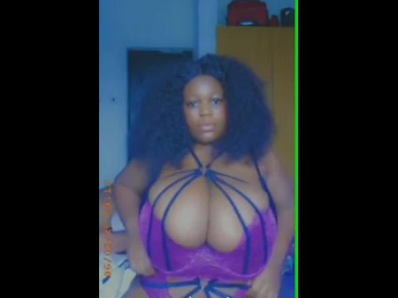 Schwarze Frau Mit Riesigen Brüsten Mit Einem Heißen Bh 