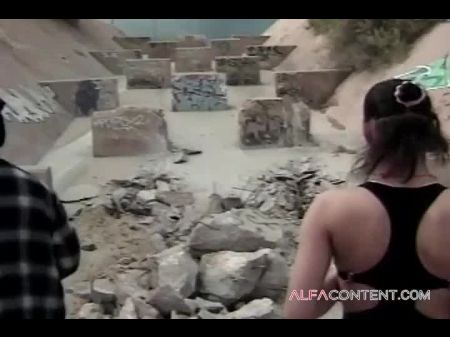 لا يمكن أن تنتظر هذا بي بي سي في كلا الثقوب 