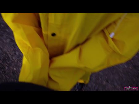 我遇到了我的前女友，青少年荡妇，她愿意在街上给个口交。 POV 