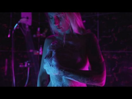 Anal Fisting und Reitmonster Dildo in der Dusche 
