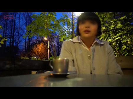 Пухлая девушка получила анальный трах в туалете 