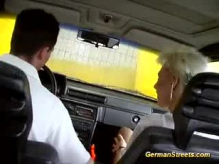 Deutsch Ist Im Auto -waschen Gefickt 