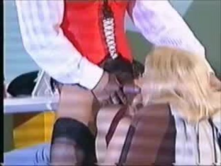 Mann Mit Einem Korsett Ficken Blonde Mädchen 