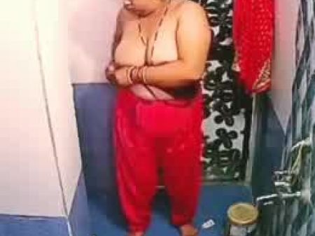 Desi Suit Waali Muslim Bhabhi Bathing Sundress Switch Sky-clad