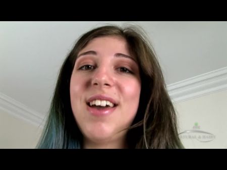 Linda sesión de fotos de Elly Elly Tripp: tiras y masturbaciones 