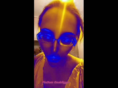 Meine großen Brillen machen mich schwer zu gähnen 