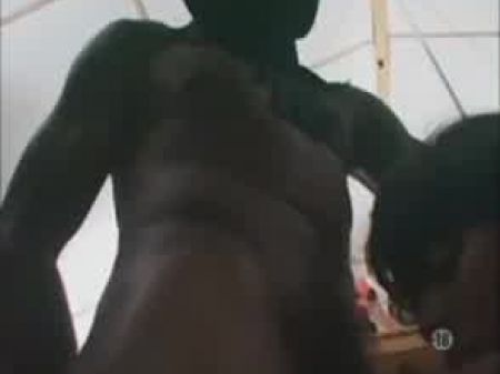 A nous les petites africines (3 di 3) 