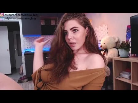 Chica Con Un Cuerpo Deslumbrante Se Muestra En La Cámara Web 